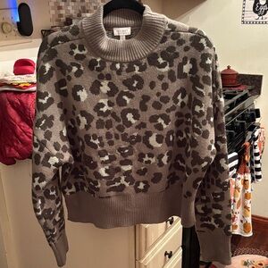 New xl leopard cropped sweater